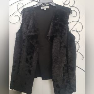 JM Collection Woman faux fur black vest sz 0x